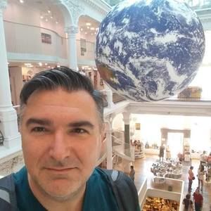 Meet your Posher, Razvan